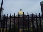 Massachusetts State House derrière les barreaux