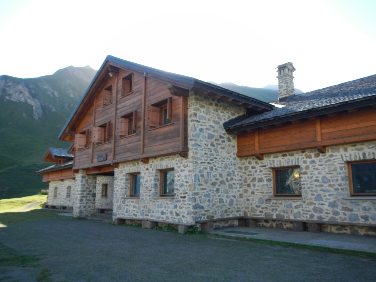 Refuge Bonatti