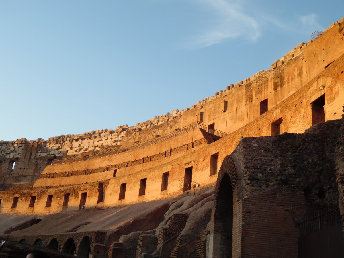 Inside Colisée de Rome