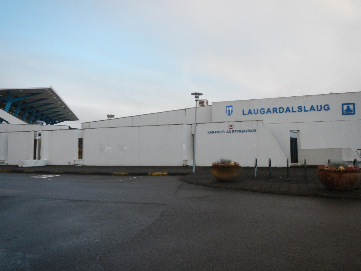 Winter Lights Festival Pool night Laugardalslaug