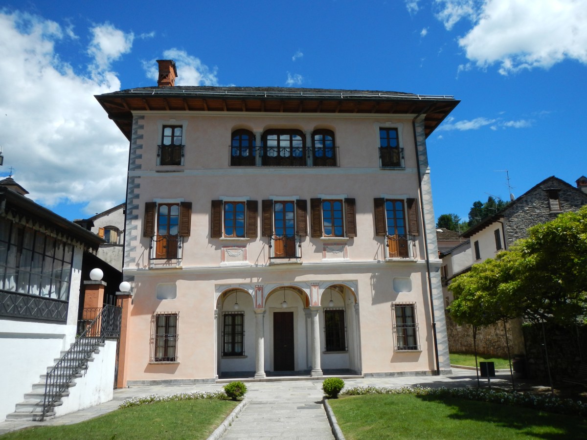 Bâtisse parc public d'Orta